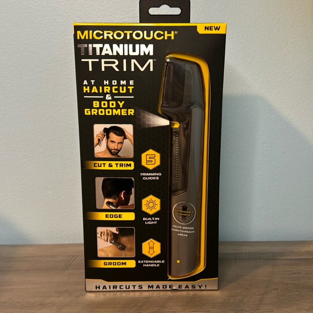 Microtouch Titanium Trim Haircut and Body Groomer Mens Clippers Light Handle